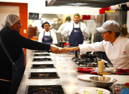 Chef Carole Crema leva seu talento para aula gratuita em projeto social em São Paulo